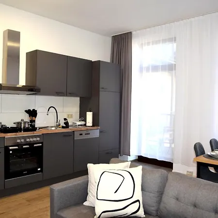 Asya Zentral, Balkon, Netflix, Gratis Kaffee Und Tee *